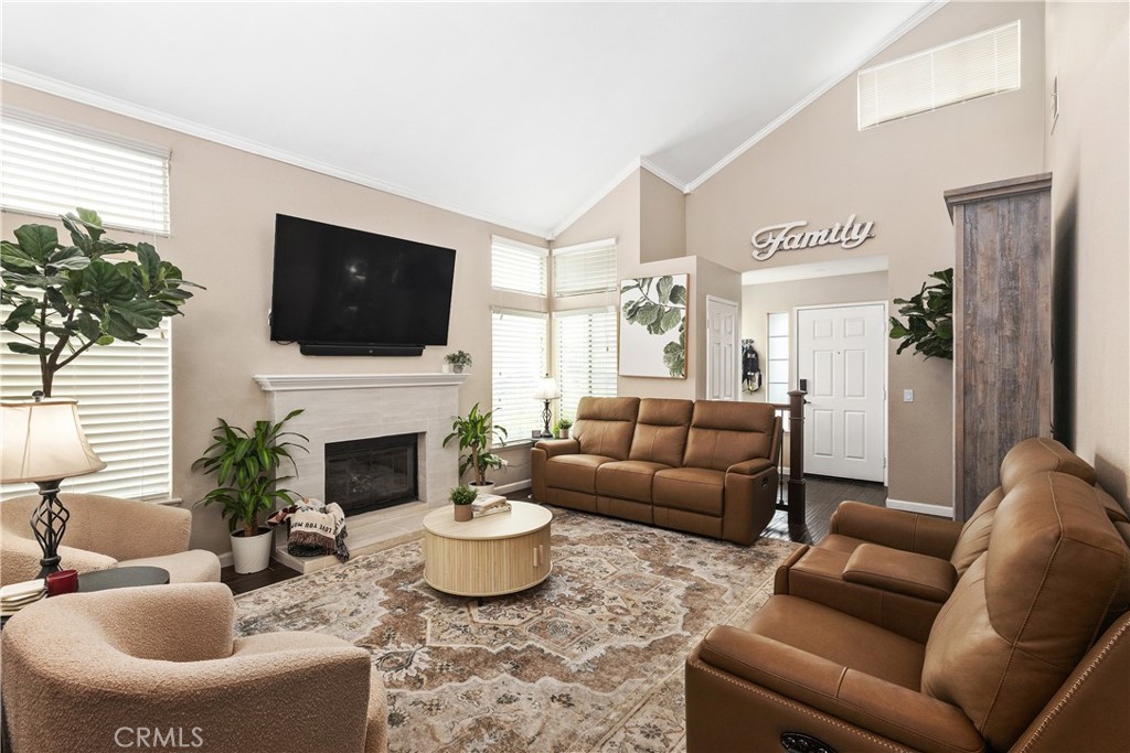 557 Summerfield Way Orange, CA 92866 - Photo 13 of 40