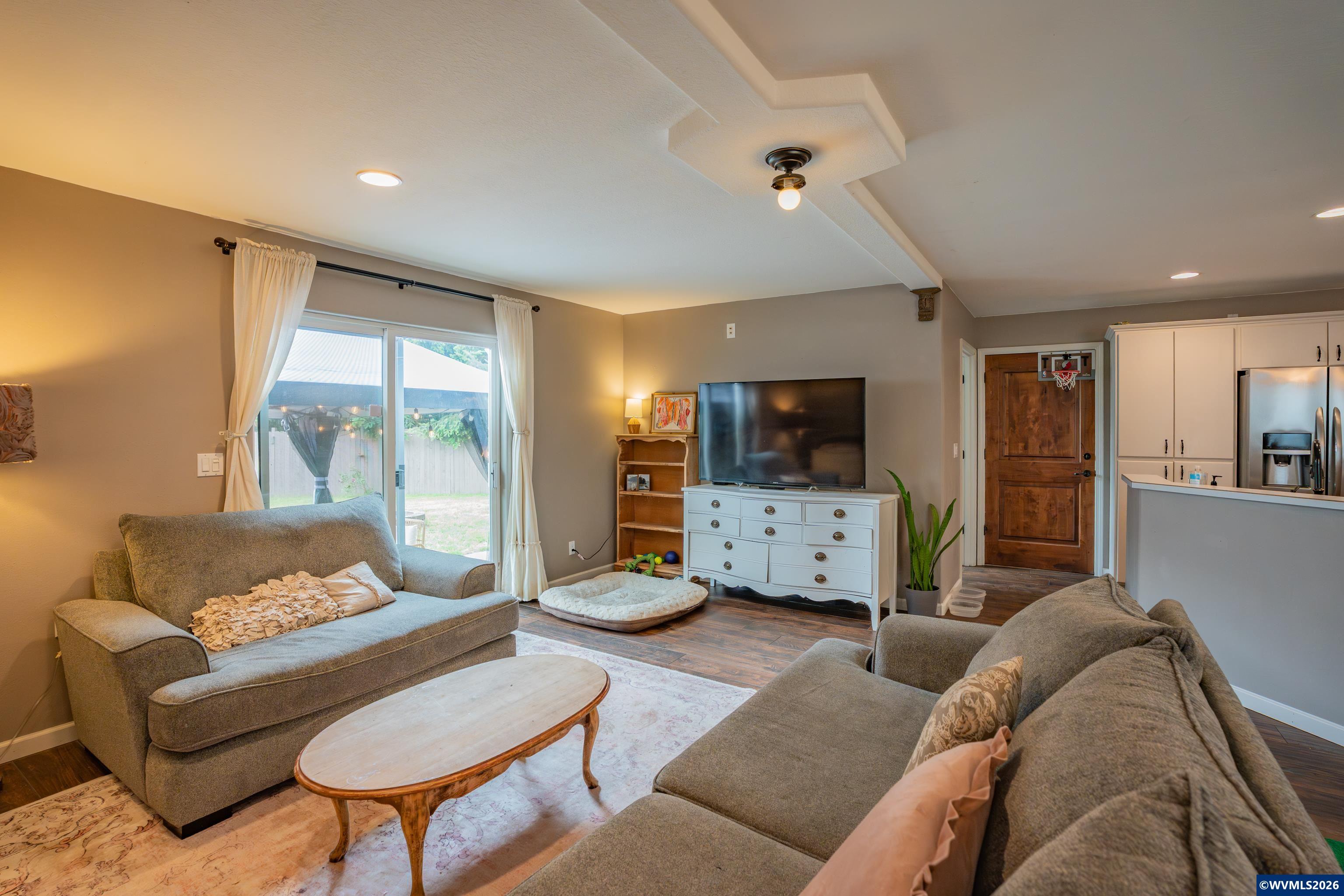 2147 Steelhead Court Lebanon, OR 97355 - Photo 13 of 34