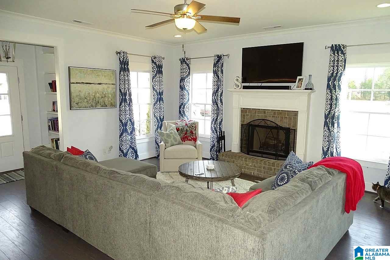 109 Robin Street Calera, AL 35040 - Photo 4 of 34