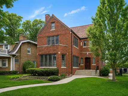 $735,000 | 10337 South Hamilton Avenue, Chicago, IL 60643