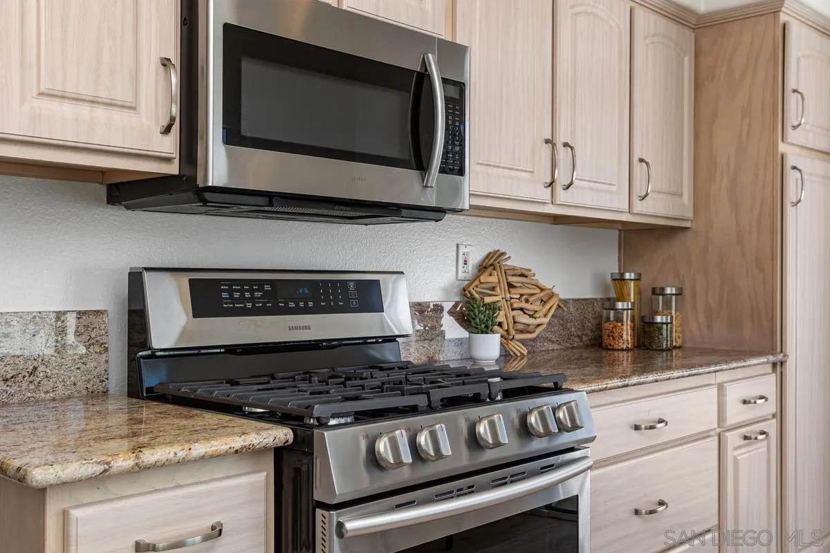 3328 Malta Way Oceanside, CA 92056 - Photo 15 of 45