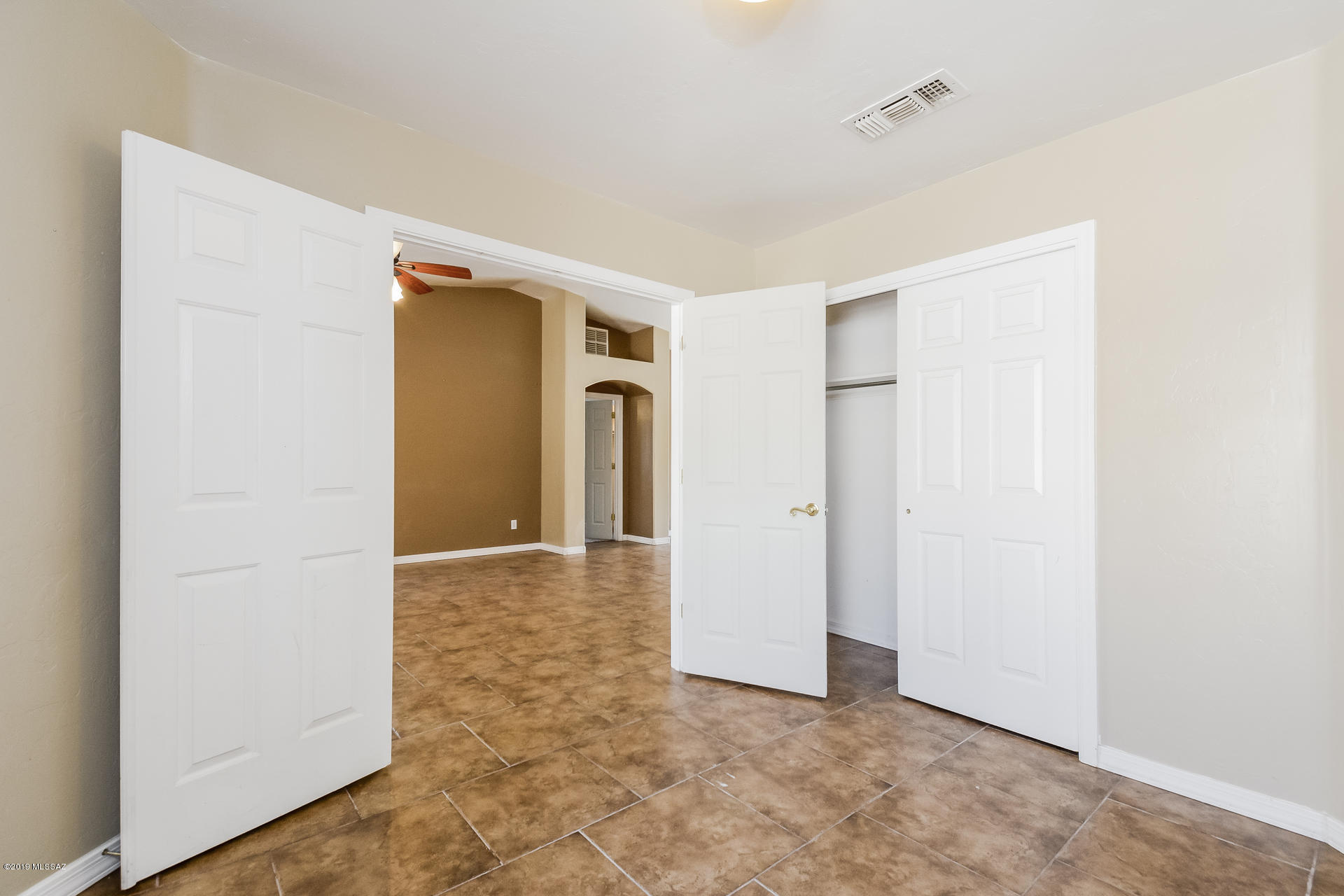 8353 South Bainbridge Road Tucson, AZ 85747 - Photo 9 of 24