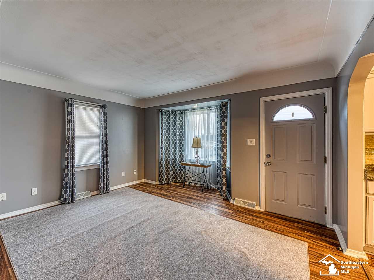 27185 Sibley Road Romulus, MI 48174 - Photo 6 of 22