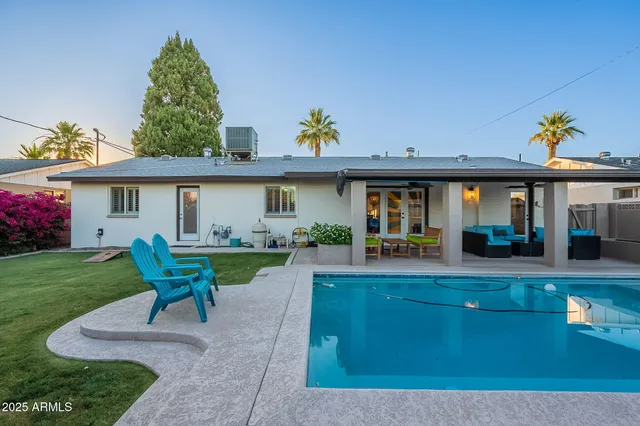 a view of an outdoor space with seating area