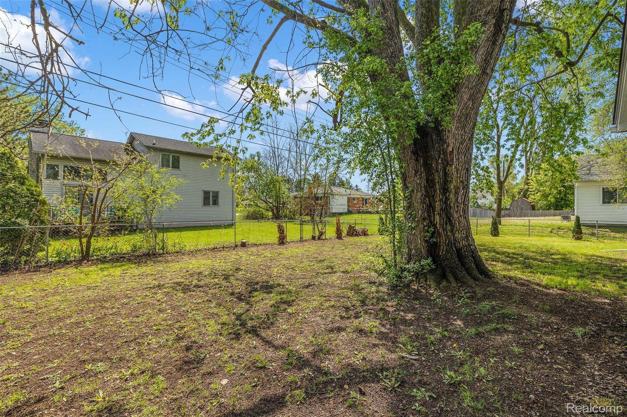 3327 Hessel Avenue Rochester, MI 48307 - Photo 34 of 36 3327 Hessel-5.jpg