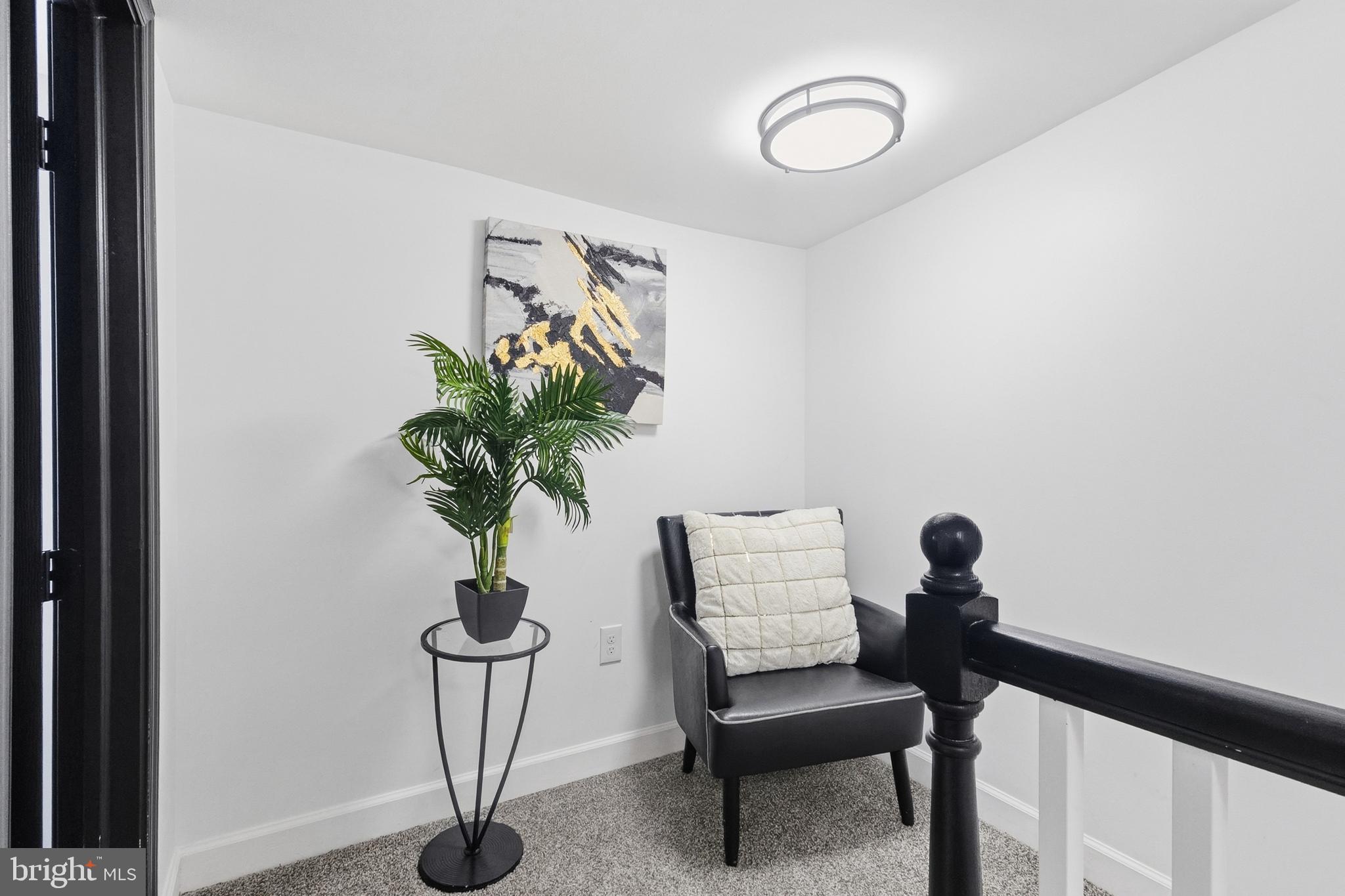 610 Scott Street Baltimore, MD 21230 - Photo 21 of 26 Sitting Area Top Floor