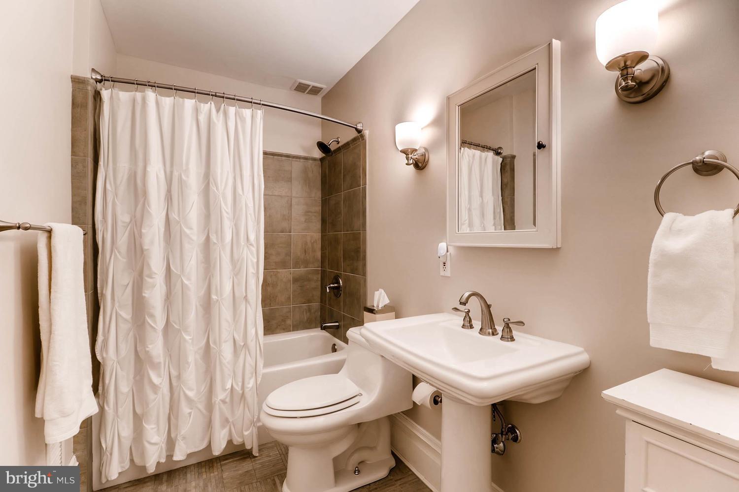 4804 Keswick Road Baltimore, MD 21210 - Photo 22 of 30 Bedroom 2nd Floor Hall Bath, Ceramic Tile