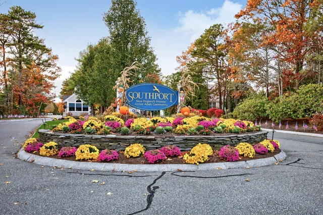 $662,000 | 1 Par Three Court, Unit 1, Mashpee, MA 02649
