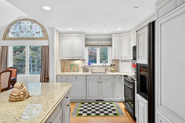 $662,000 | 1 Par Three Court, Unit 1, Mashpee, MA 02649