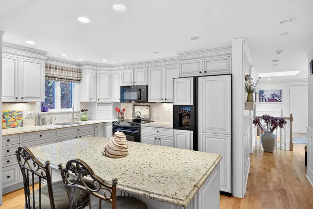 $662,000 | 1 Par Three Court, Unit 1, Mashpee, MA 02649