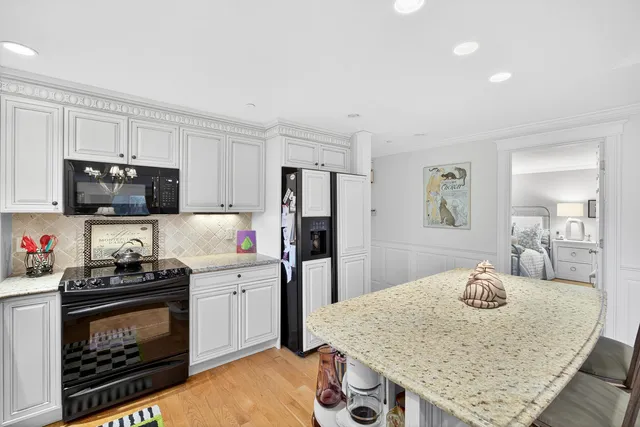 $662,000 | 1 Par Three Court, Unit 1, Mashpee, MA 02649