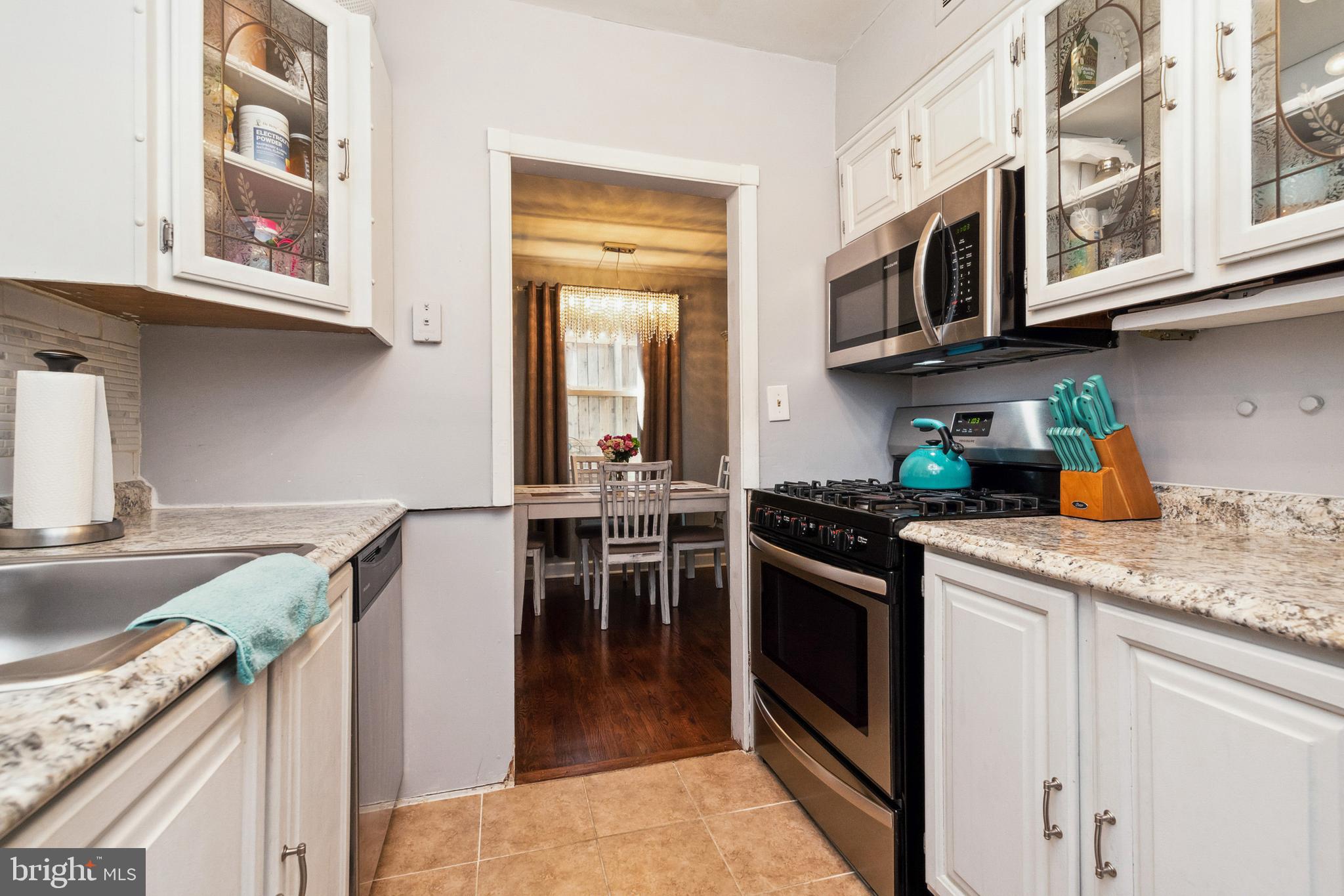 811 Cliffedge Road Pikesville, MD 21208 - Photo 11 of 35