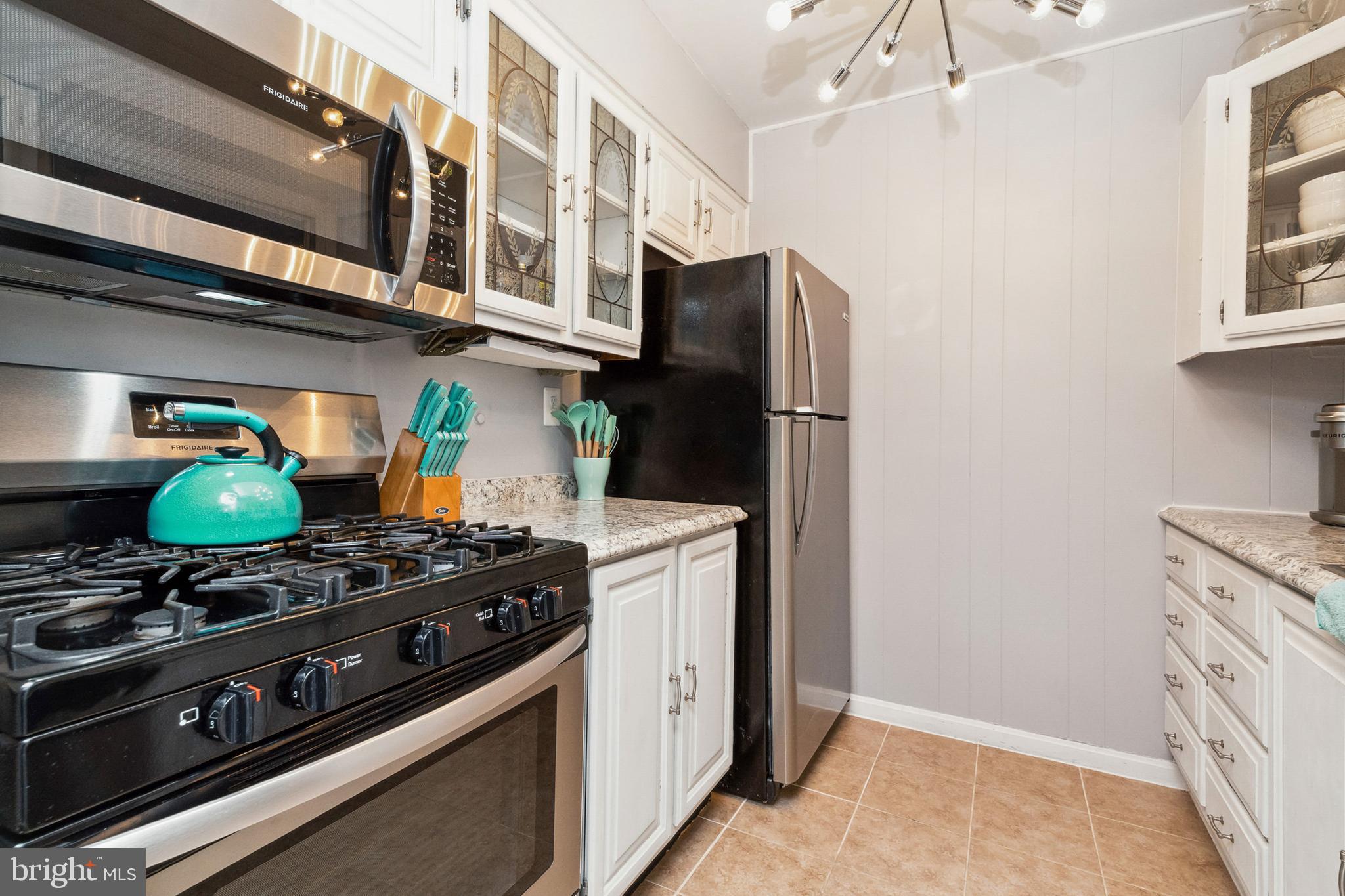811 Cliffedge Road Pikesville, MD 21208 - Photo 13 of 35