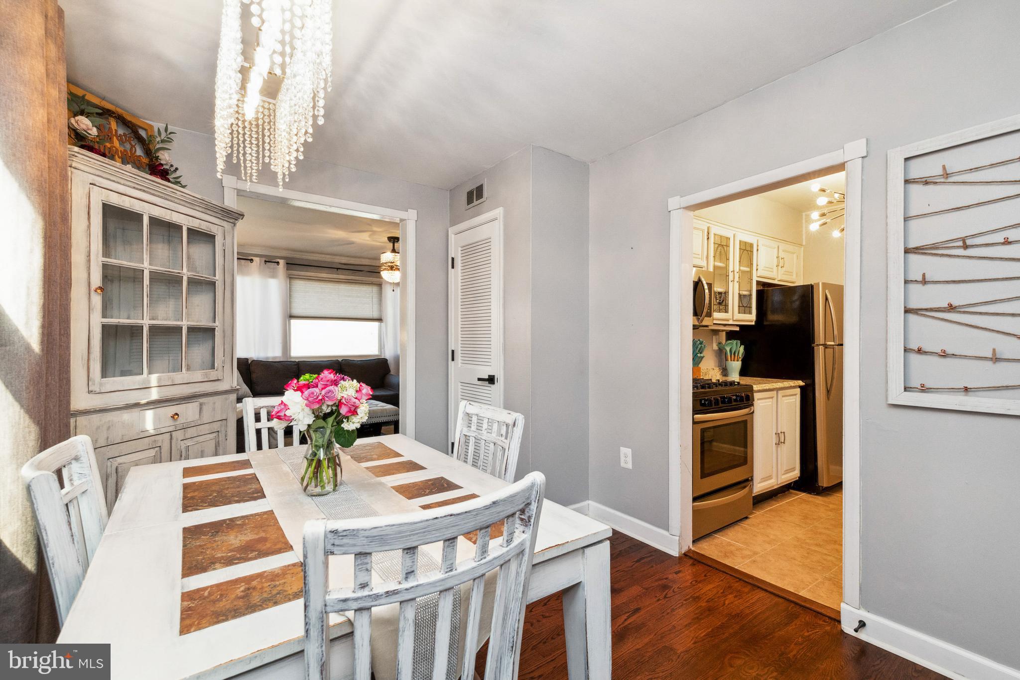 811 Cliffedge Road Pikesville, MD 21208 - Photo 10 of 35