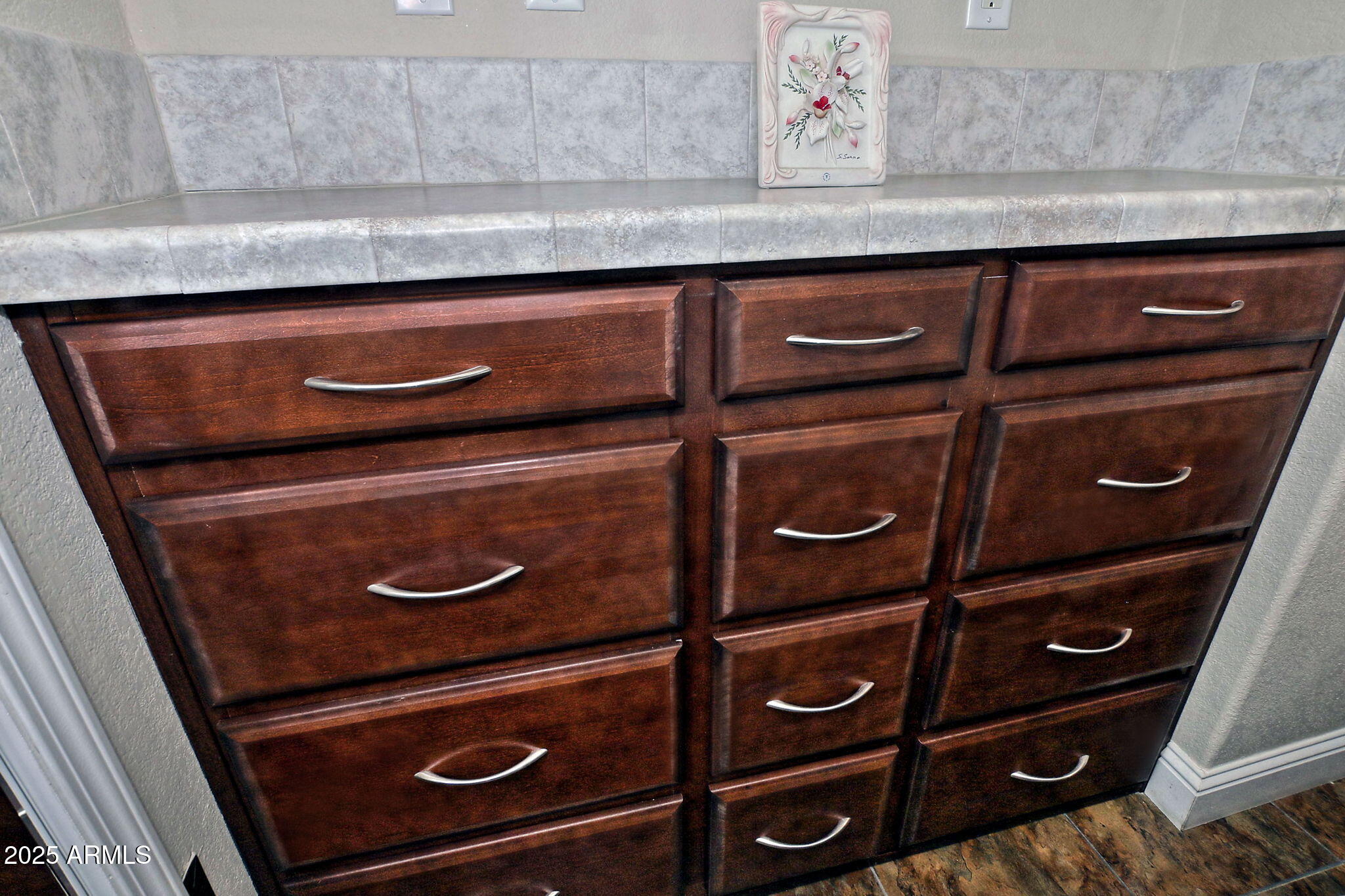 111 South Greenfield Road, Unit 462 Mesa, AZ 85206 - Photo 17 of 34 a close view of stove