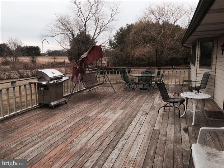 302 Basin Road Hammonton, NJ 08037 - Photo 11 of 23 Deck