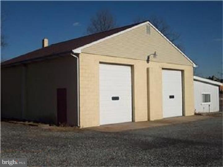 302 Basin Road Hammonton, NJ 08037 - Photo 18 of 23 Garage