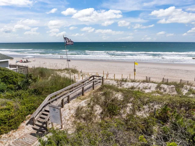 $1,895,000 | 140 Auger Shell Court, Surf City, NC 28445