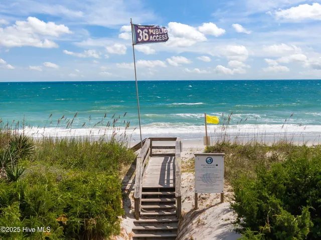 $1,895,000 | 140 Auger Shell Court, Surf City, NC 28445