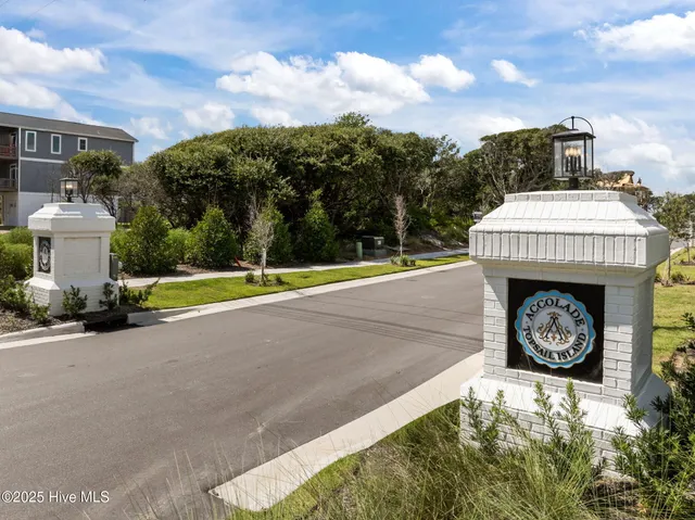 $1,895,000 | 140 Auger Shell Court, Surf City, NC 28445