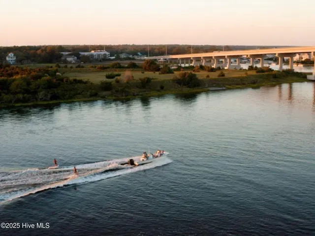 $1,895,000 | 140 Auger Shell Court, Surf City, NC 28445