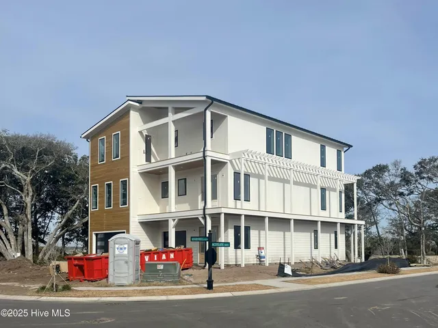 $1,895,000 | 140 Auger Shell Court, Surf City, NC 28445