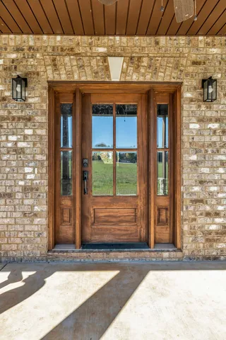 a view of entrance front of the house