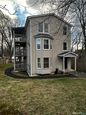 $2,600 | 9 Concord Street, Unit 3, Danbury, CT 06810
