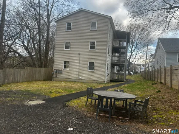 $2,600 | 9 Concord Street, Unit 3, Danbury, CT 06810