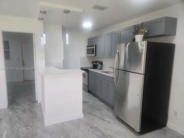 $1,900 | 5120 Northeast 18th Avenue, Unit 2, Fort Lauderdale, FL 33334