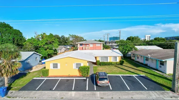 $1,800 | 5120 Northeast 18th Avenue, Unit 2, Fort Lauderdale, FL 33334