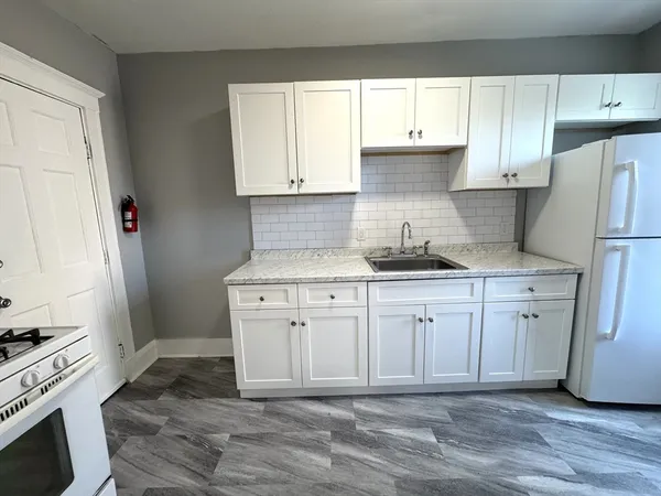 $2,000 | 15 Huss Court, Unit 304, Lynn, MA 01905