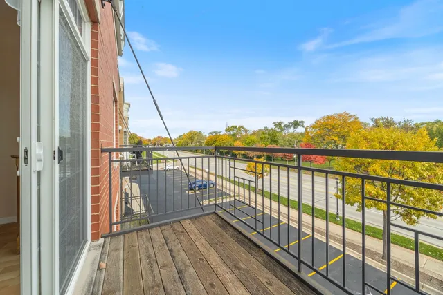 $249,900 | 3400 Wellington Court, Unit 306, Rolling Meadows, IL 60008