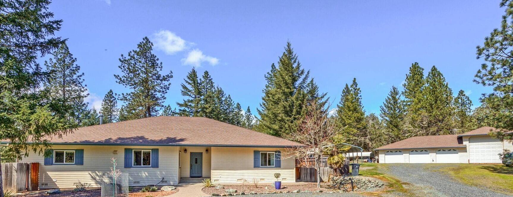 227 Highland Ranch Road Grants Pass, OR 97526 - Photo 4 of 28 Front of Home