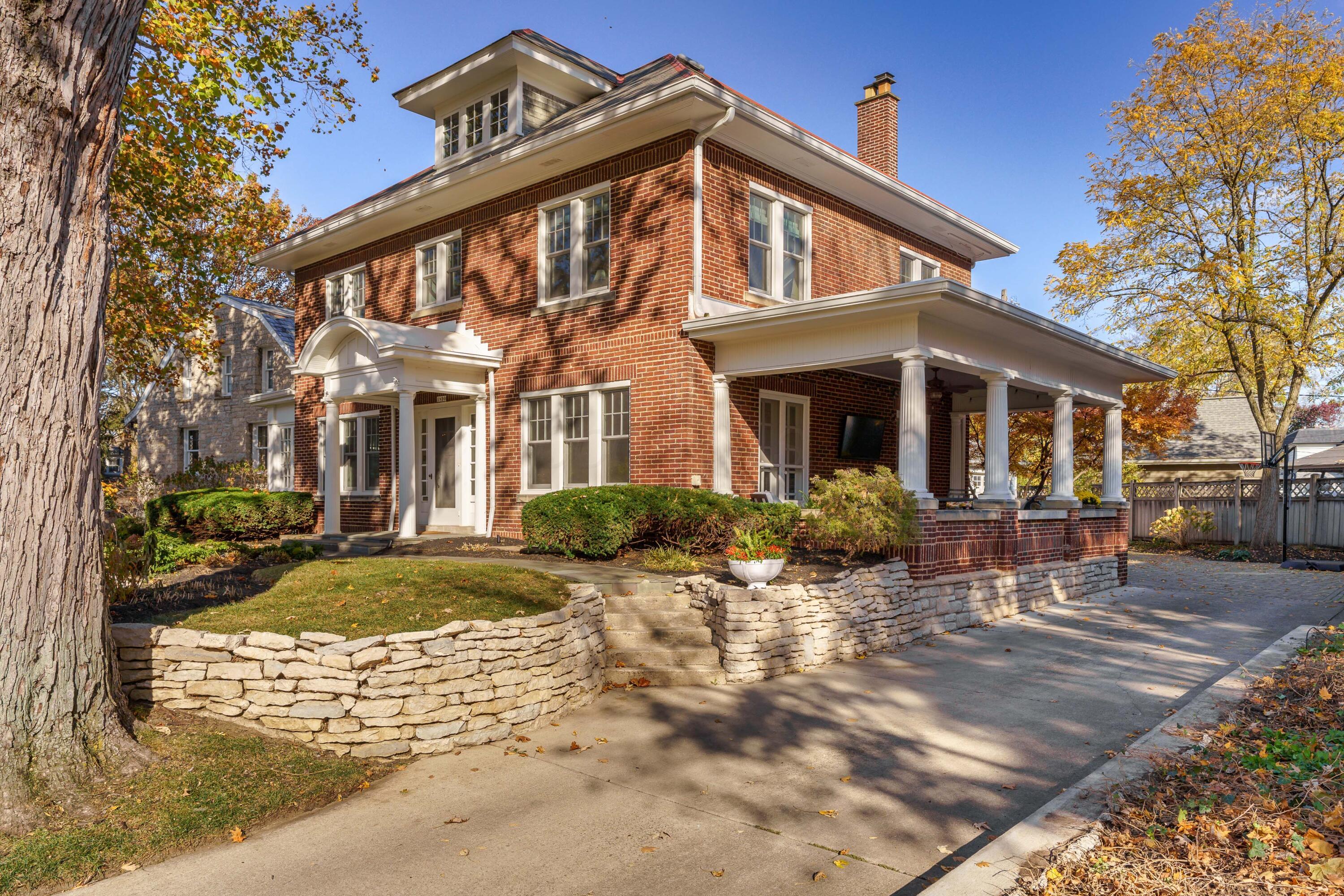 1890 Tremont Road Columbus, OH 43212 - Photo 4 of 76 1890 Tremont Rd_04
