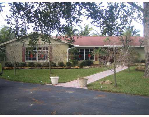 5431 3rd Road Lake Worth, FL 33467 - Photo 1 of 16 Primary Photo