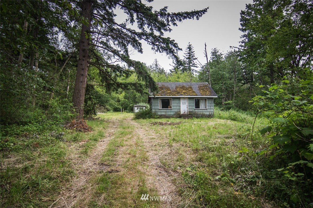 1087 East Laurel Road Bellingham, WA 98226 - Photo 1 of 10