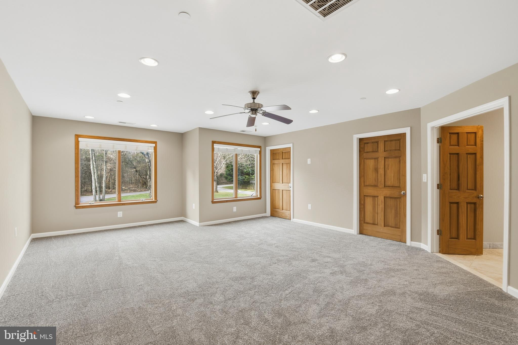 7715 Paradise Beach Road Pasadena, MD 21122 - Photo 27 of 66 PRIMARY BEDROOM W/ ENSUITE