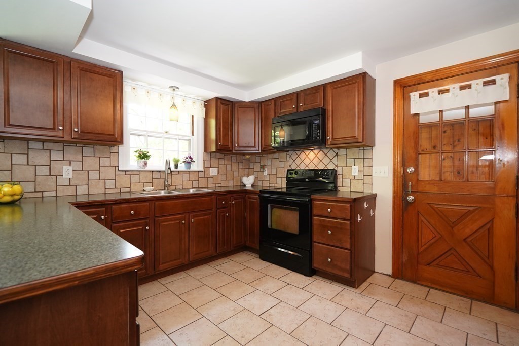 45 Anawan Road North Attleboro, MA 02760 - Photo 14 of 42 Gallery Image 14