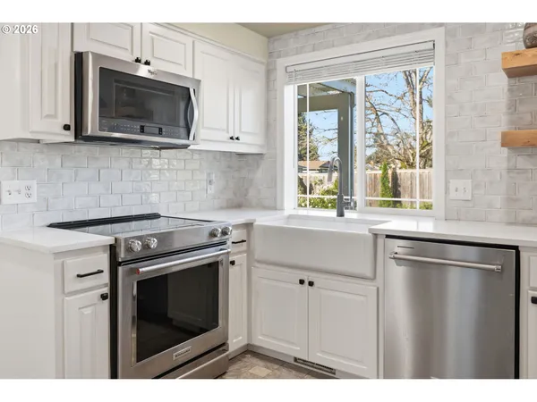 $658,000 | 2536 15th Street, Springfield, OR 97477