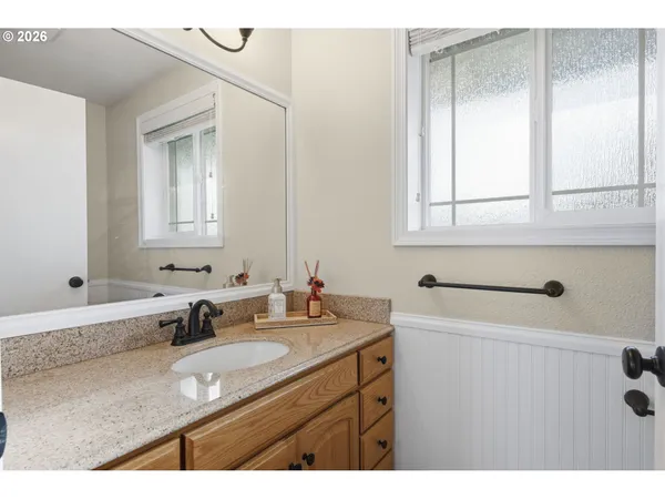 $658,000 | 2536 15th Street, Springfield, OR 97477