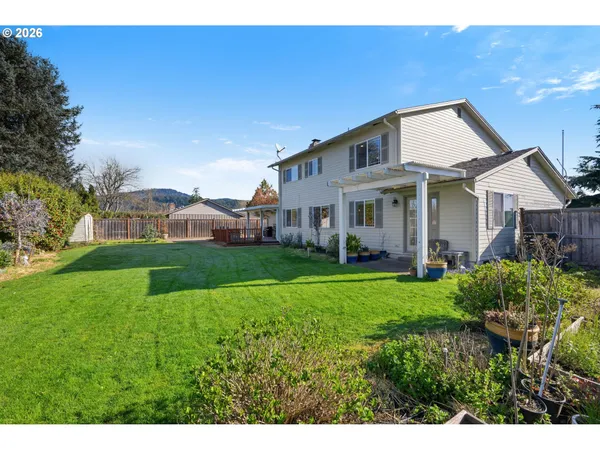 $658,000 | 2536 15th Street, Springfield, OR 97477