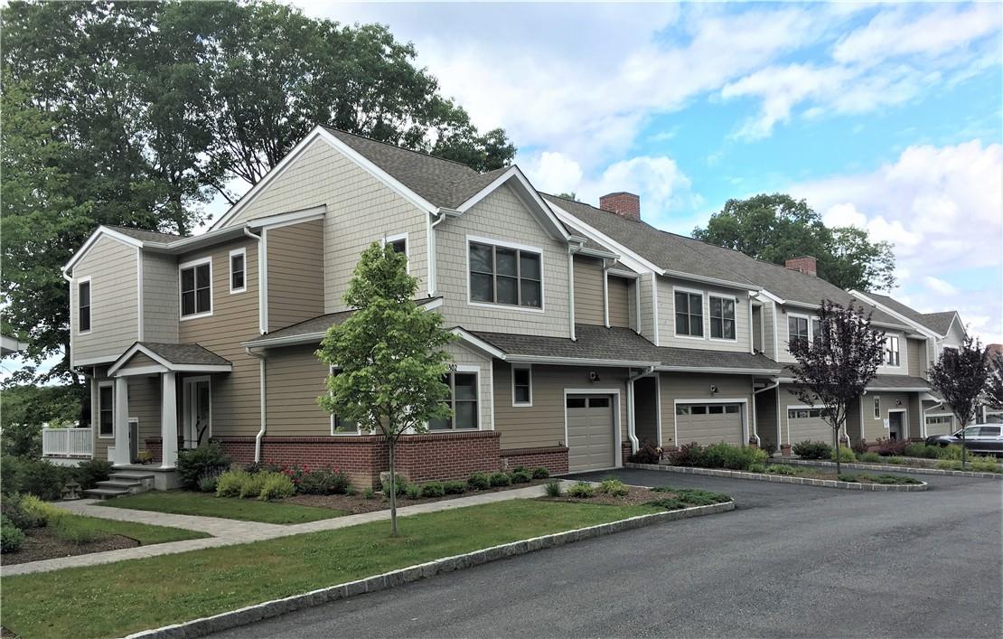 312 Boulder Ridge Road, Unit 34 South Salem, NY 10590 - Photo 1 of 1