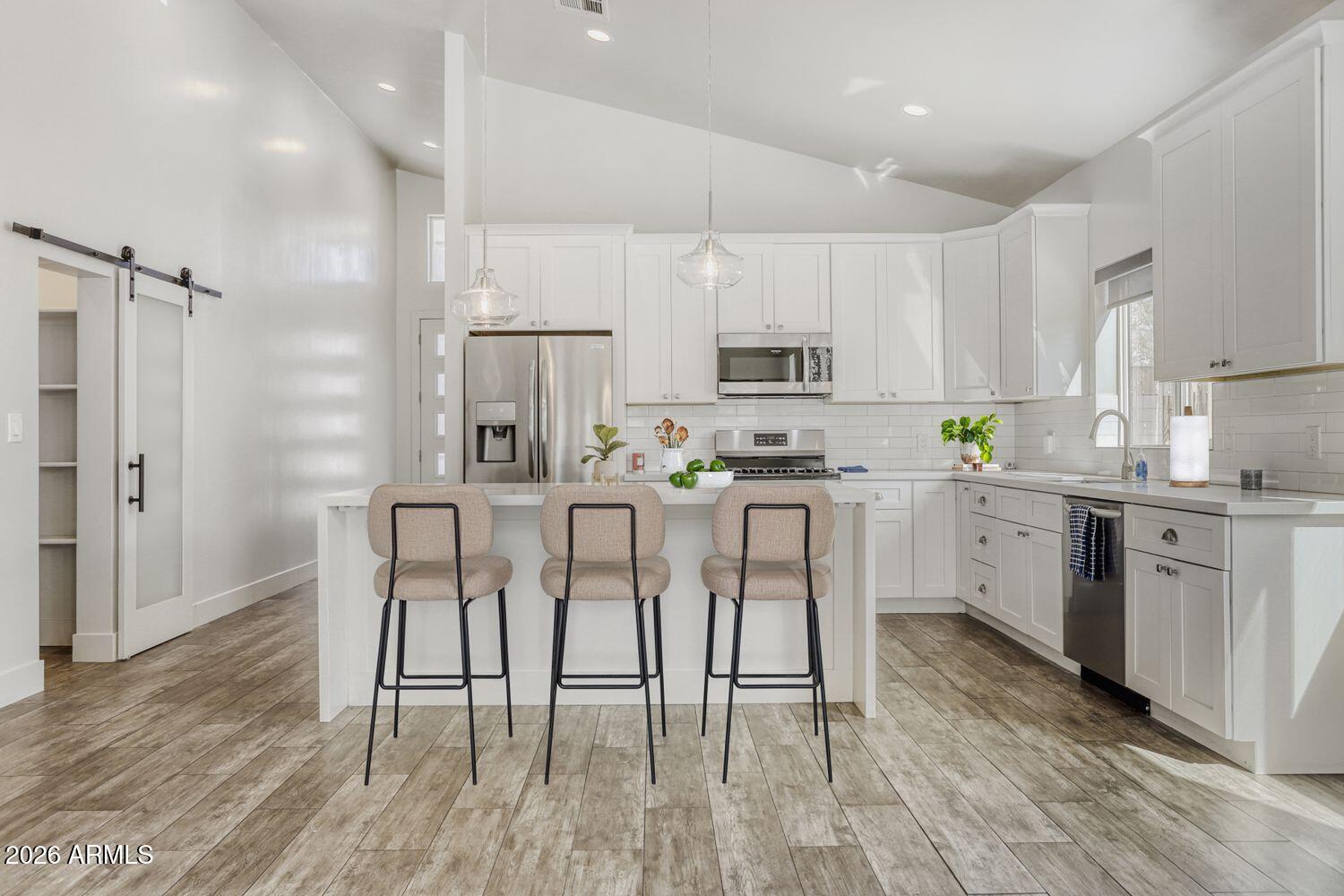 1005 East Weldon Avenue Phoenix, AZ 85014 - Photo 6 of 33 Virtually Staged Kitchen