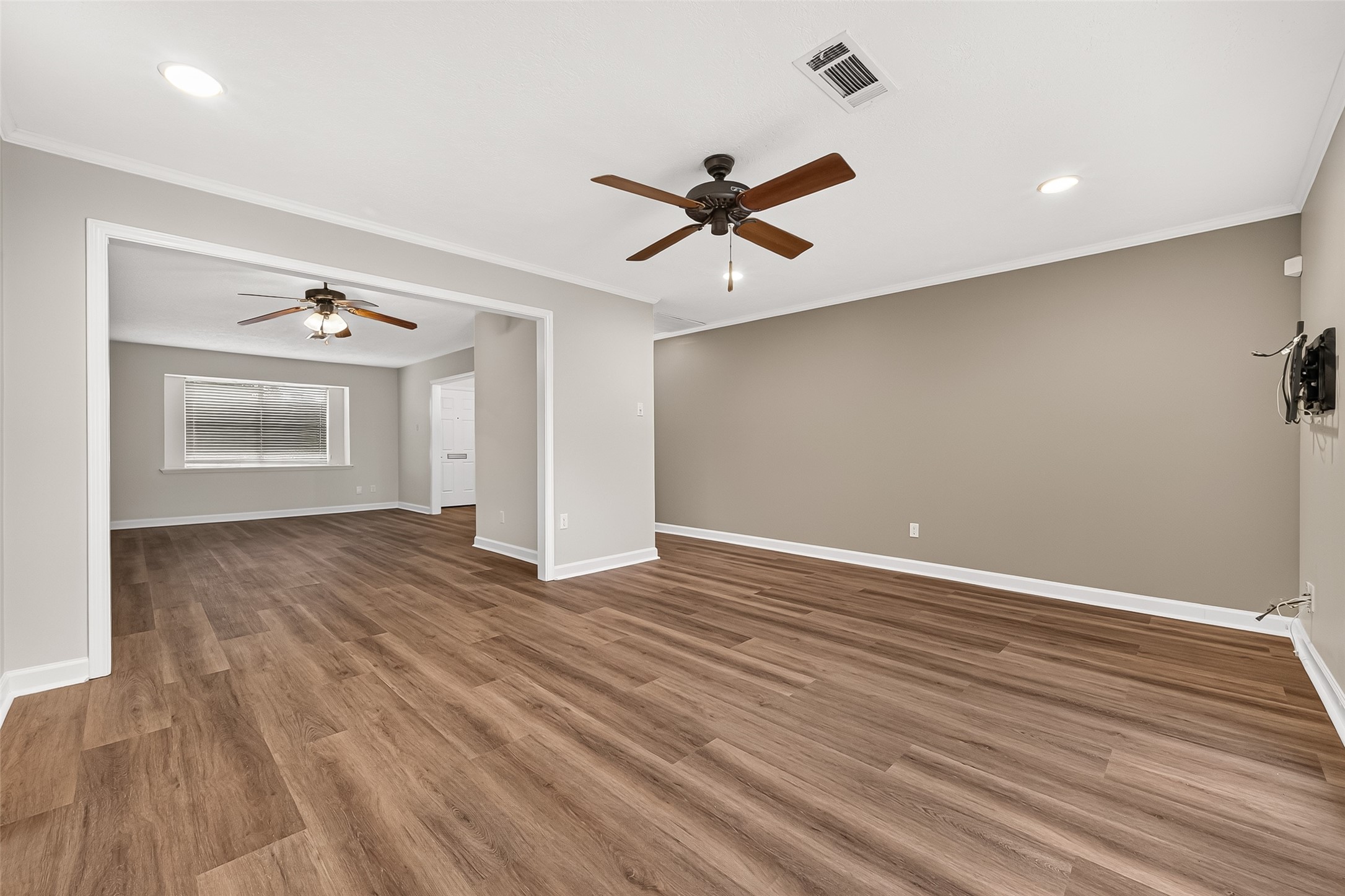 5921 Ariel Street Houston, TX 77074 - Photo 11 of 34