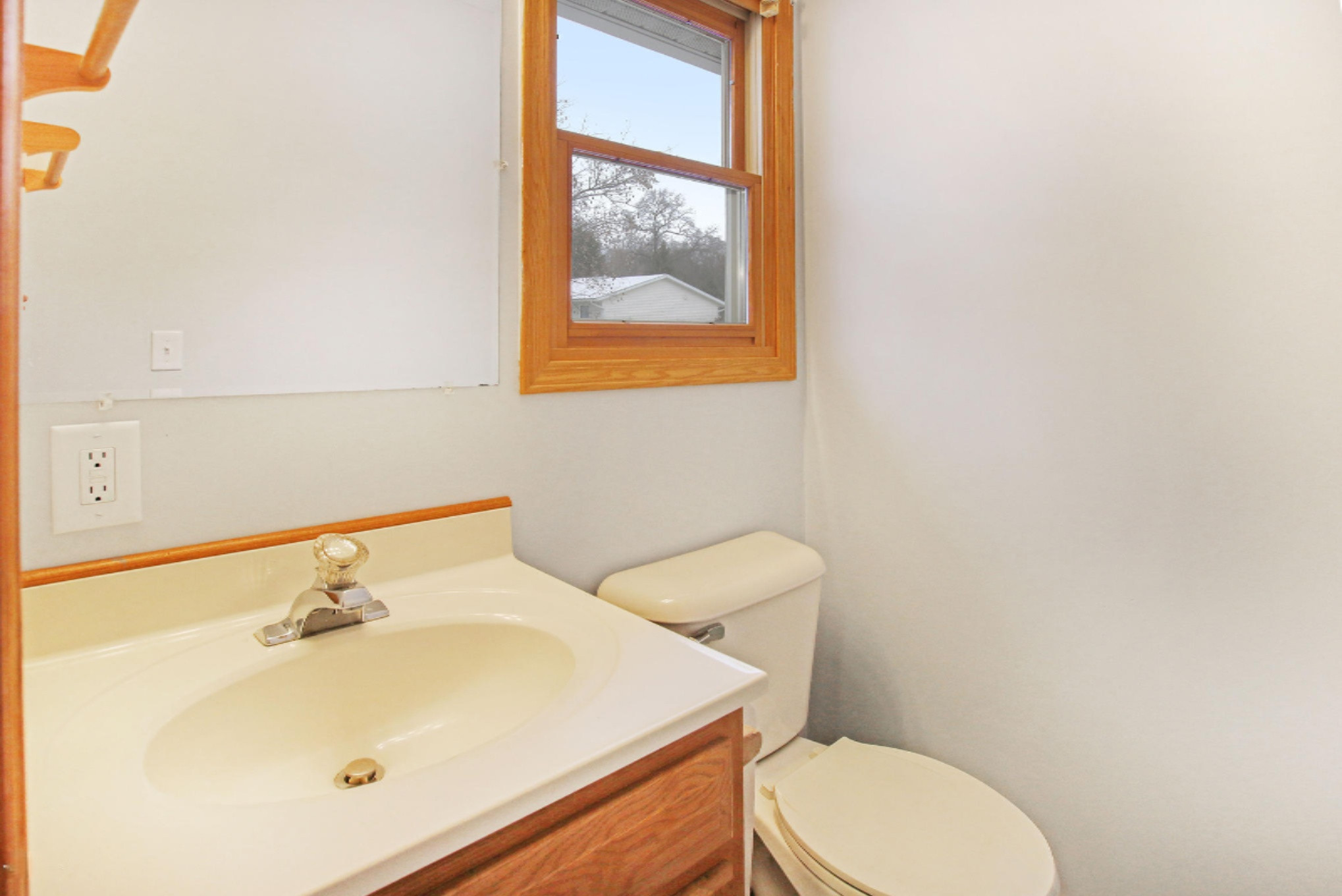 4512 Hall Road Muskegon, MI 49442 - Photo 15 of 36 Half Bath
