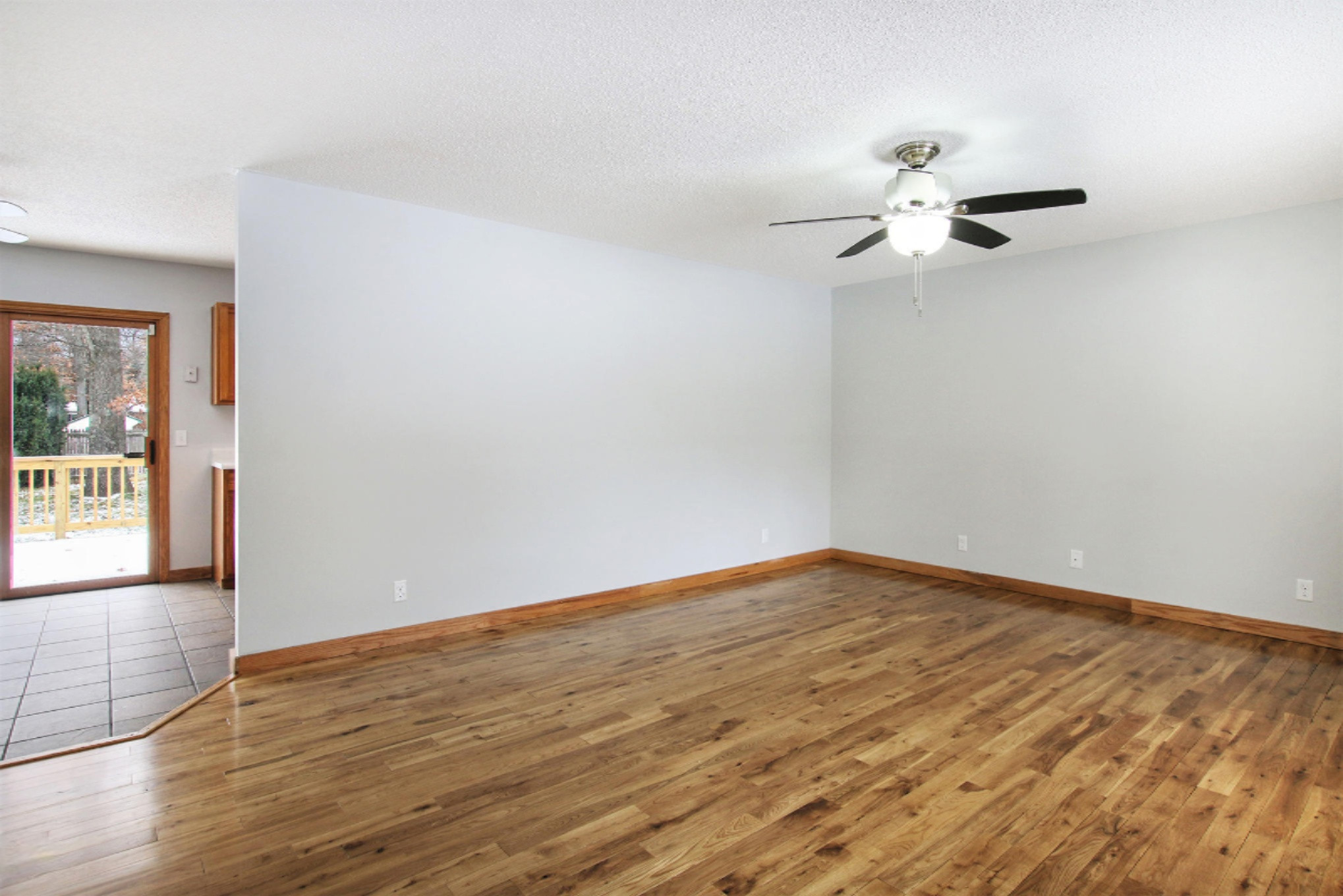 4512 Hall Road Muskegon, MI 49442 - Photo 4 of 36 Living Room