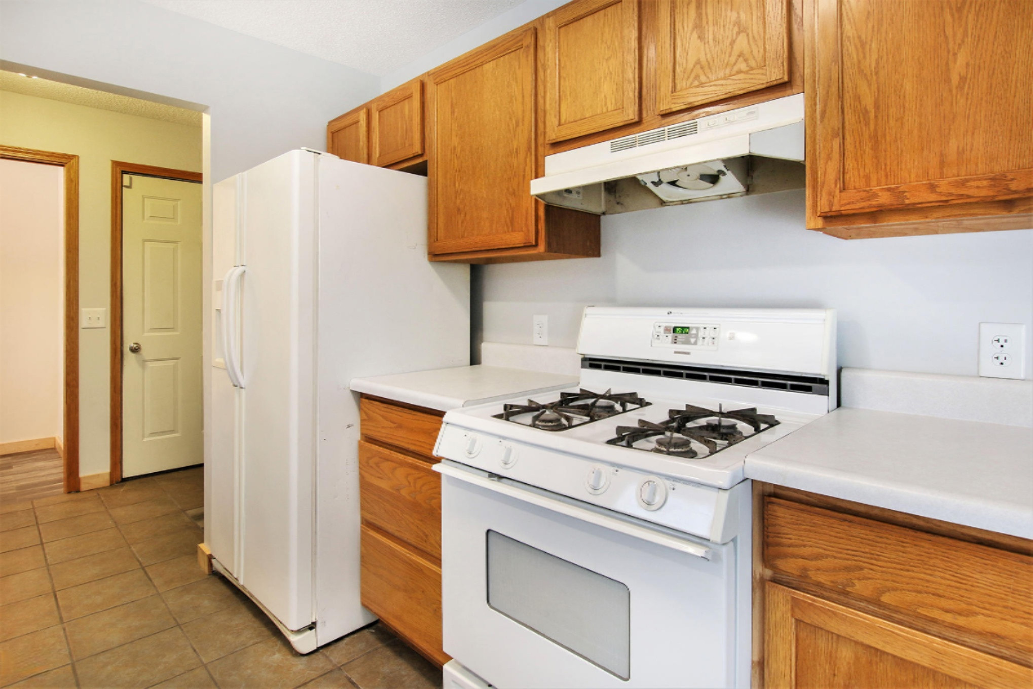 4512 Hall Road Muskegon, MI 49442 - Photo 10 of 36 Kitchen