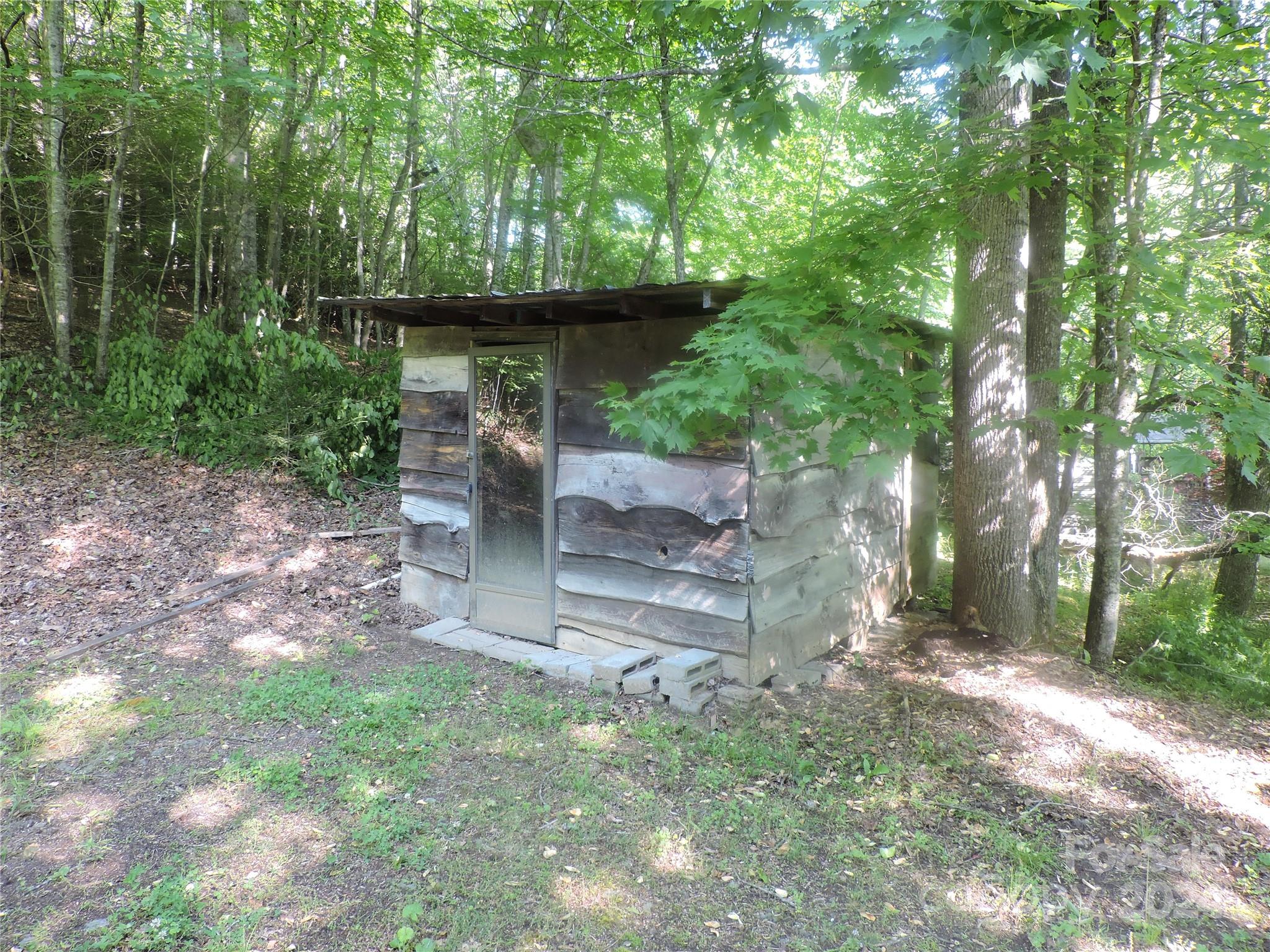 2271 Gouges Creek Road Spruce Pine, NC 28777 - Photo 9 of 37