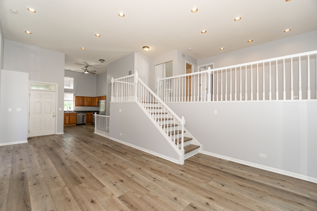 739 Georgian Court Addison, IL 60101 - Photo 5 of 30